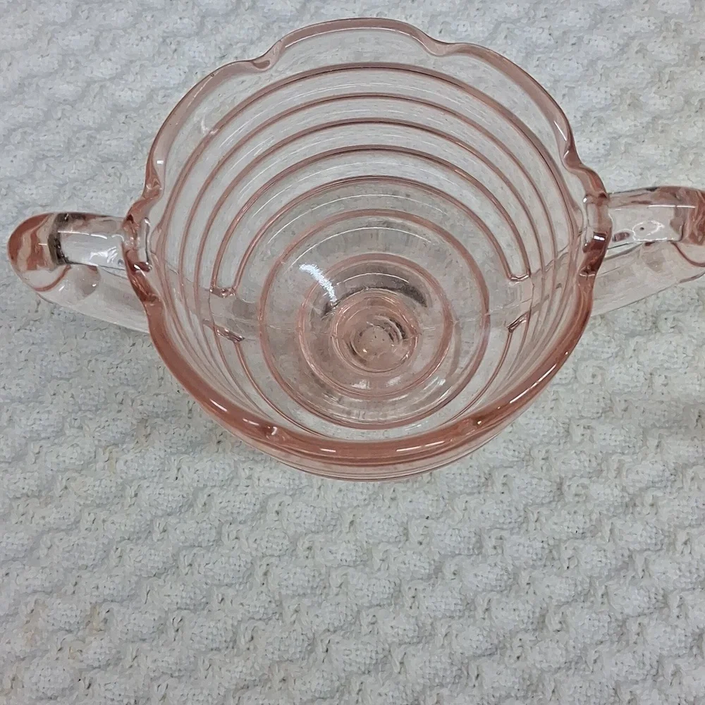 Manhattan Anchor Hocking pink depression glass bowl and sugar bowl‎ set